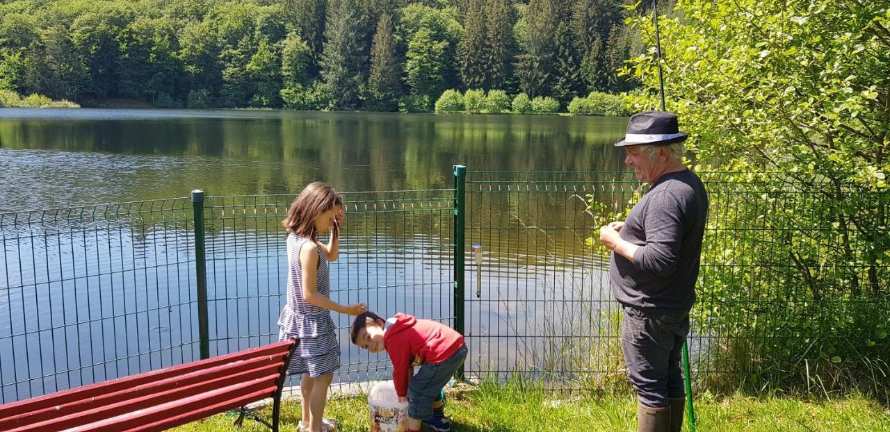 Le Lac Des Moines Condat  Exterior foto