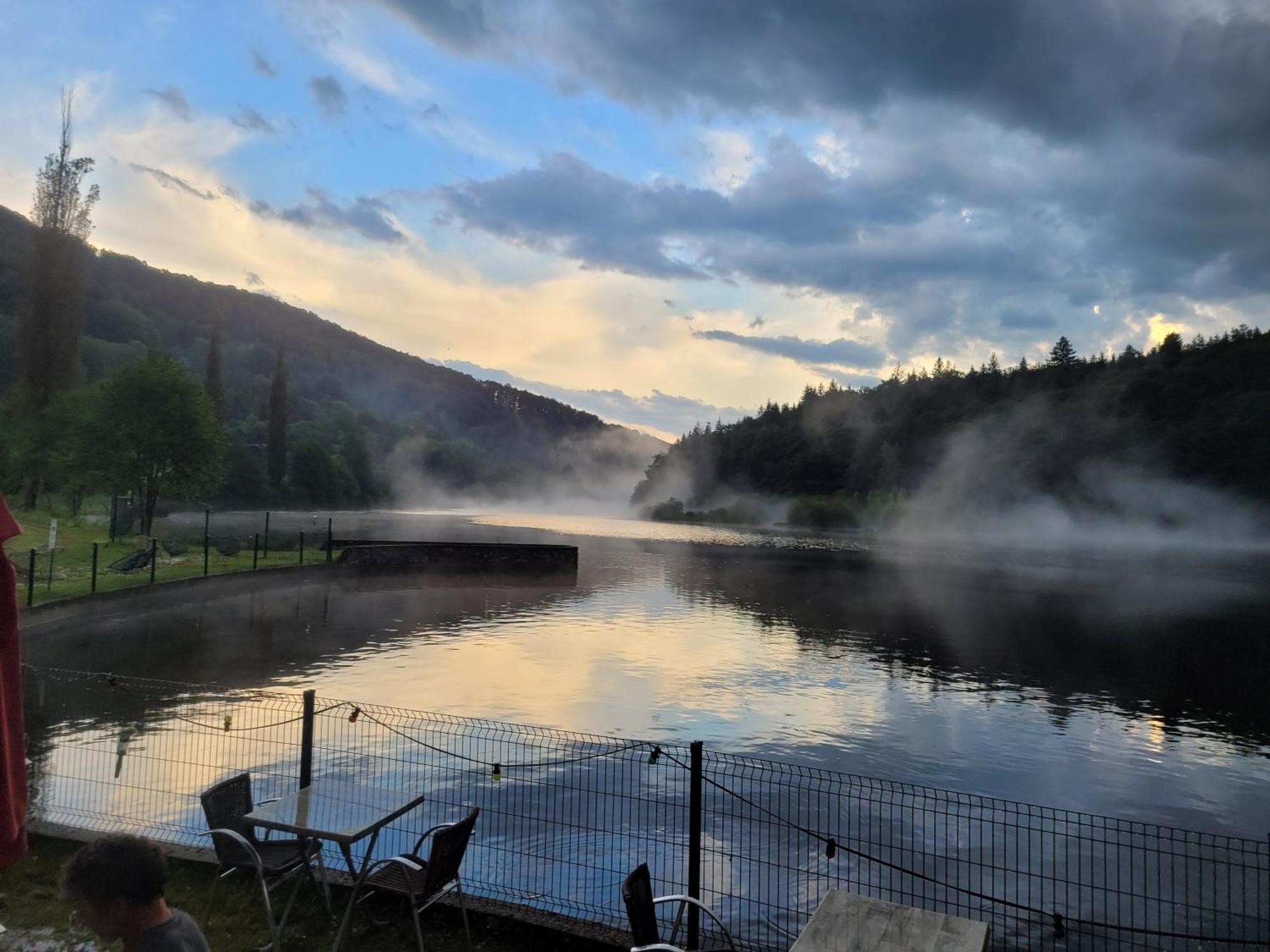 Le Lac Des Moines Condat  Exterior foto